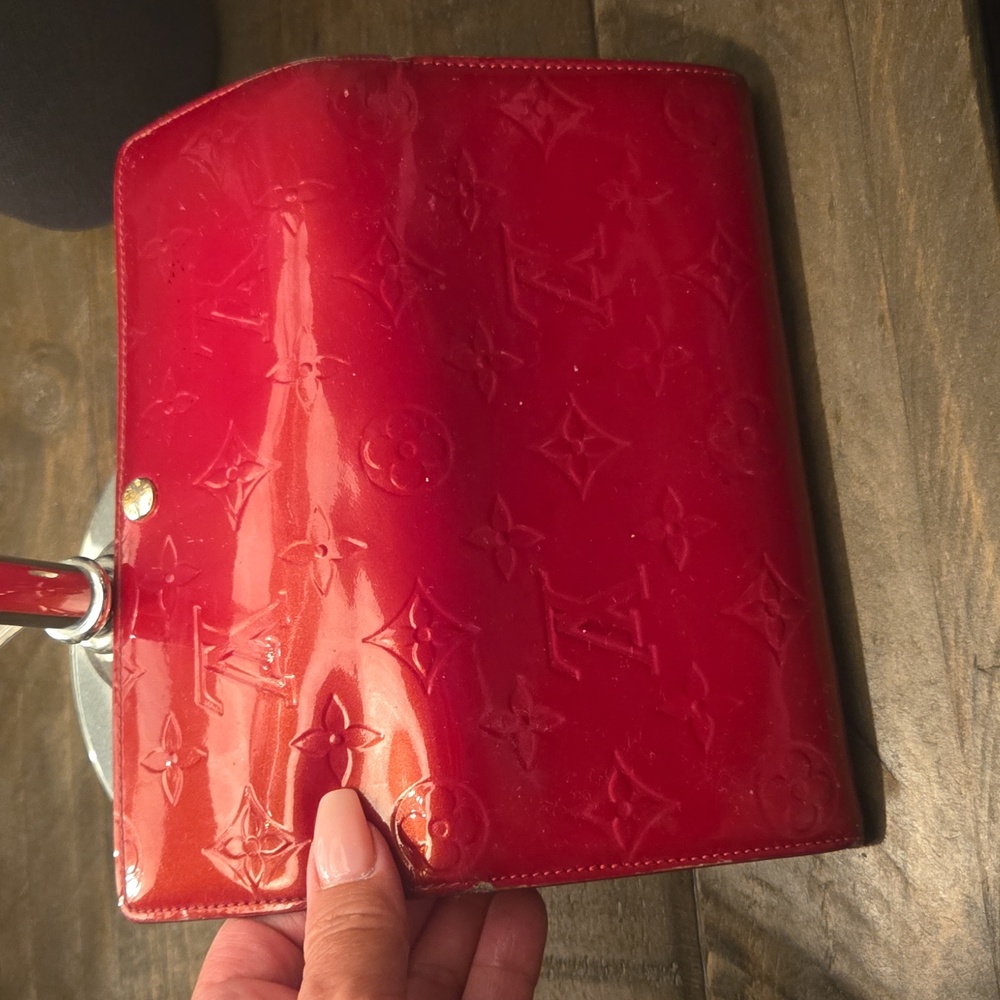 Louis Vuitton Red Patent Monogram Envelope Wallet with Gold Button - Picture 4 of 11